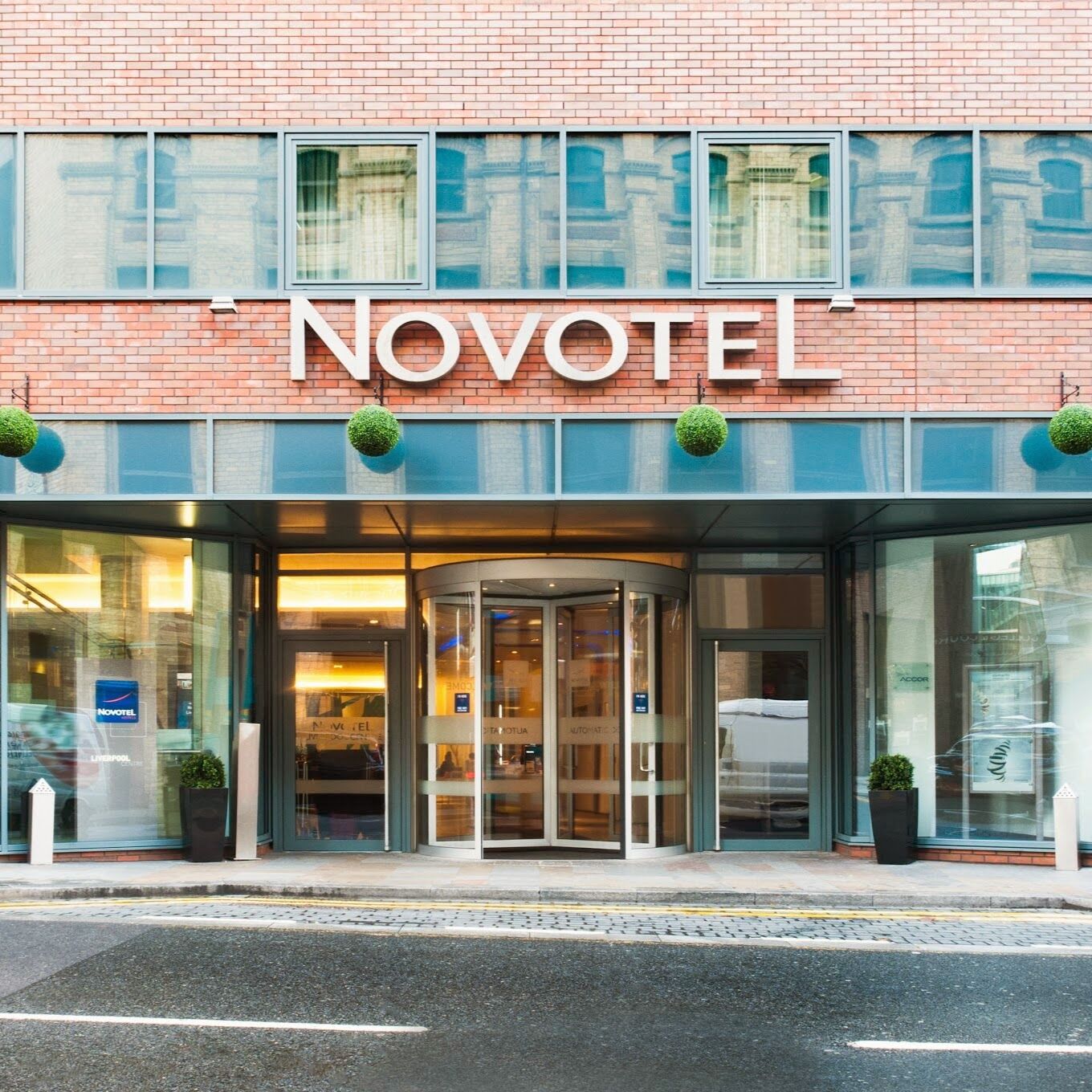 Отель Novotel Centre Ливерпуль